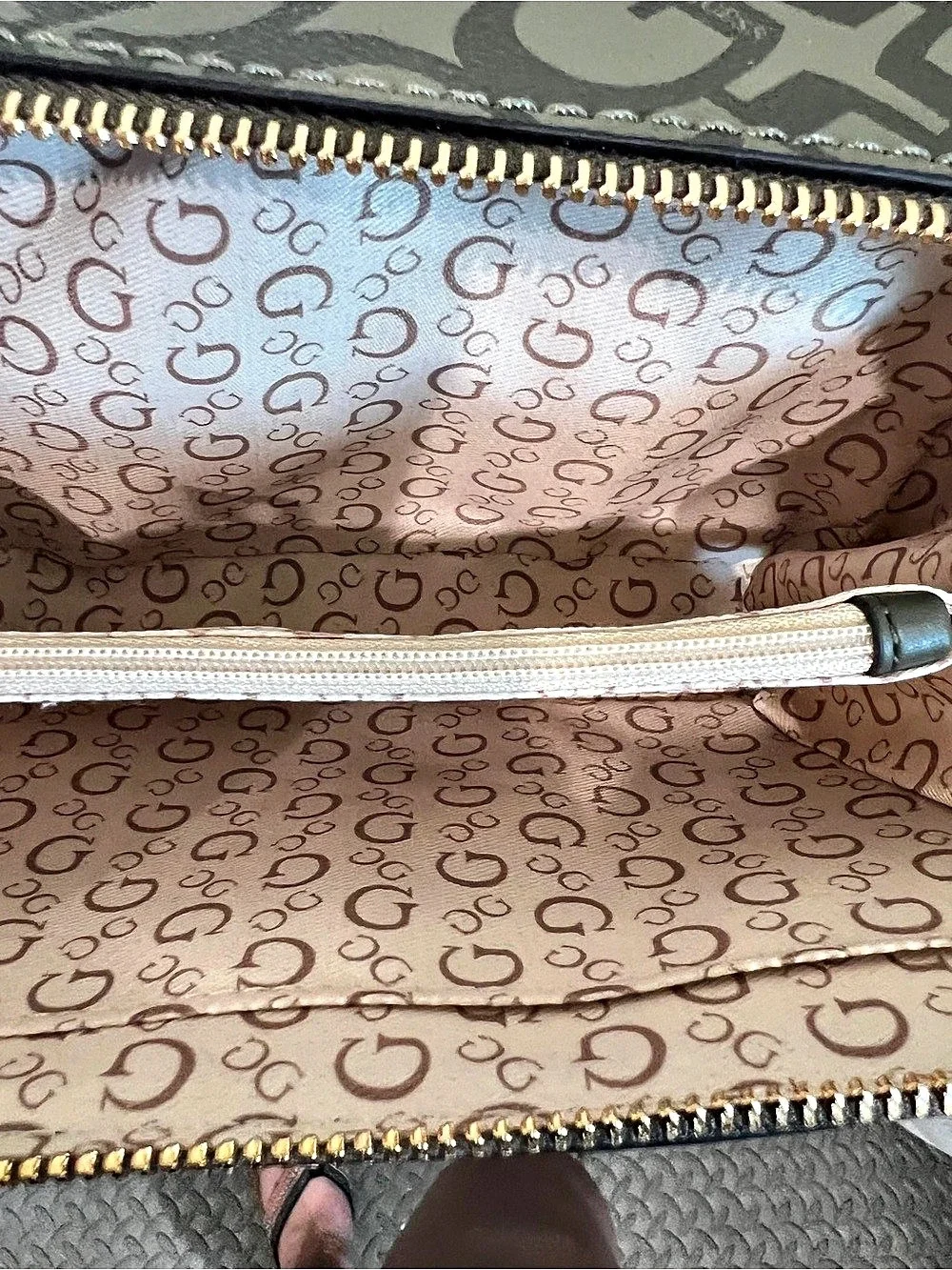 GUESS Logo Crossbody Bag Gray & Black